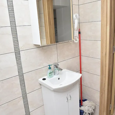 Dora バーチュカ・トポラ