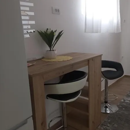 Dora バーチュカ・トポラ